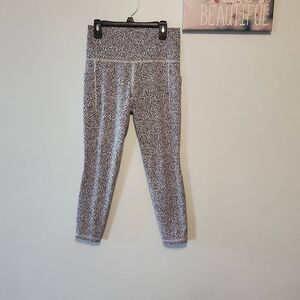 Women’s Athleta Size S Salutation Stash 11 Textured Tight Leggings